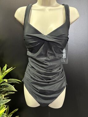 Miraclesuit V-neck,scoop back, padded underwire,ruched bodice,slimming